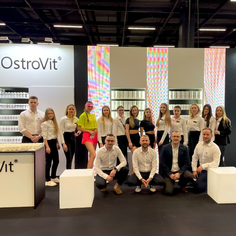 Bên Trong Phòng Lab OstroVit – Quy Trình Sản Xuất Khép Kín Chuẩn Châu Âu