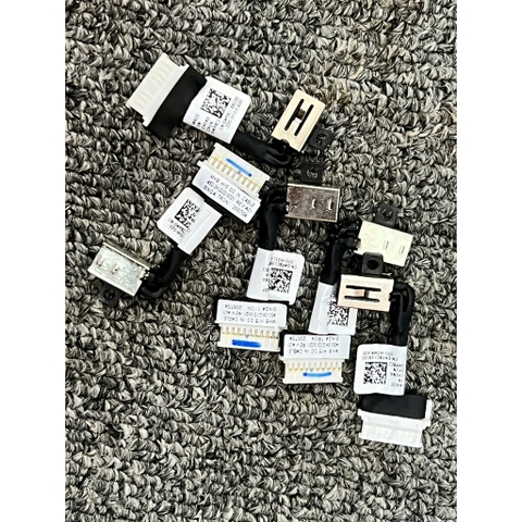 Cáp Sạc Dell Inspiron 7500 7501 7590 V7500 V7501 0MYXCJ New