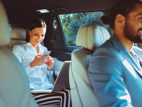 Thuê limousine 9–12 chỗ TP.HCM – Đi sự kiện, roadshow, đón đối tác