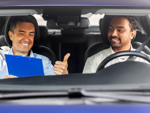 Xe tự lái – Bên thuê và bên cho thuê ai dễ “thua” hơn?