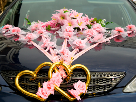 Bí mật phía sau giá thuê xe cưới “rẻ bất ngờ”