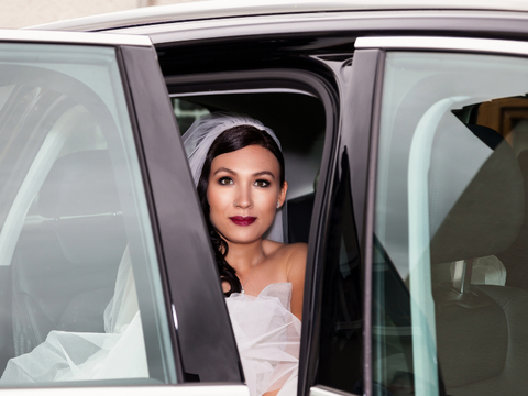 Những kiểu xe cưới khiến cô dâu chú rể xấu hổ