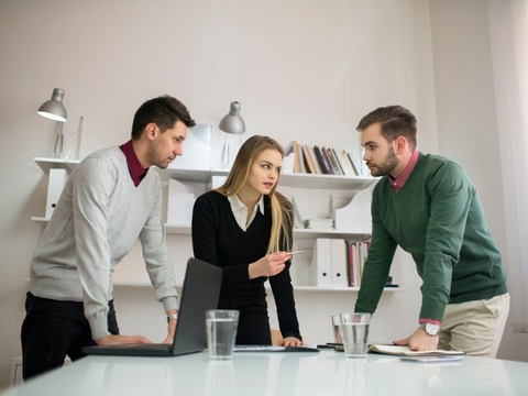 Thuê Xe Theo Tháng: Giải Pháp Tiết Kiệm Cho Nhu Cầu Dài Hạn