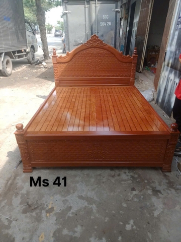 Giường gỗ sồi thịt MS41