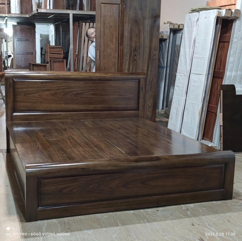 Giường gỗ mun phủ vơ nia MS116