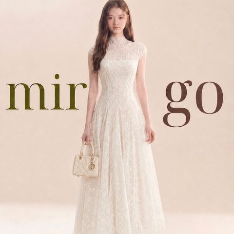 Đầm thiết kế ren cao cổ dáng dài xoè