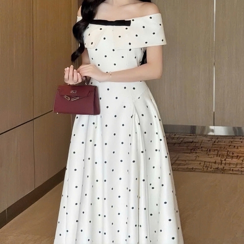 Đầm thiết kế trễ vai chấm bi nơ ngực