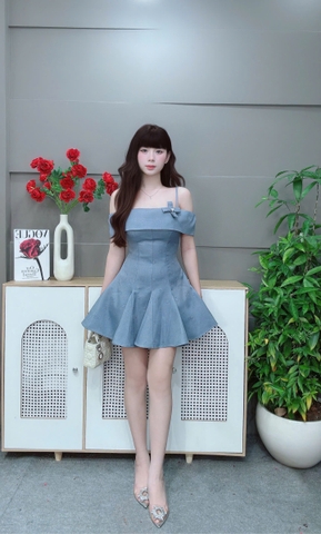 Đầm trễ vai nơ chéo kèm chaảm ls 43160