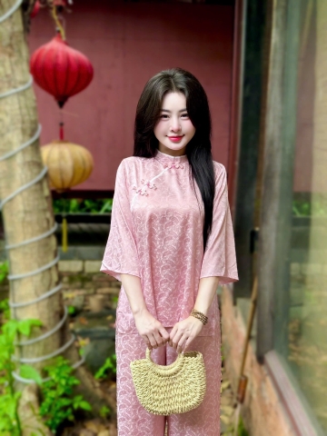 Lam cổ tàu gấm đính nút chéo