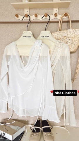 Áo kiểu voan cổ nhún kèm hoa