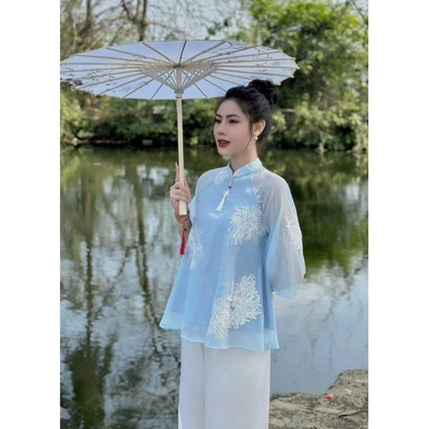 Lam cổ tàu đính ngọc gấm thêu