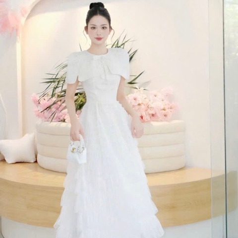 Đầm thiết kế sang trọng ren chân choàng nữ hoàng
