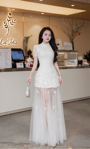 Đầm thiết kế cổ tròn kèm voan mỏng