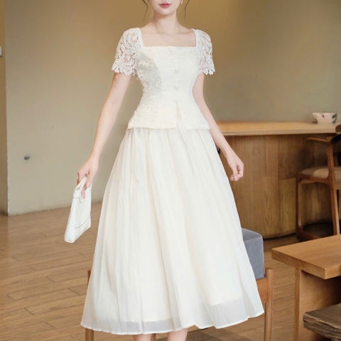 Đầm cổ vuông ren ôm eo dáng xoè voan