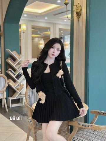 Đầm 2 dây dáng ngắn cv xếp ly xoè + khoác ngoài kèm gấu