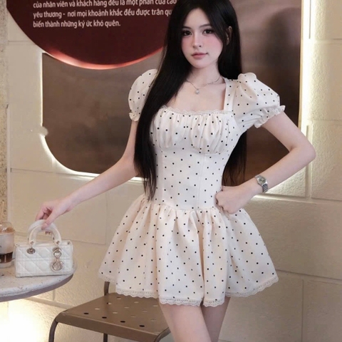 Đầm thiết kế chấm bi cổ vuông tay phồng