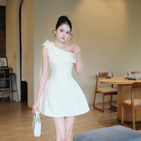 Đầm thiết kế chéo vai trễ vai dáng ngắn chữ A kèm hoa