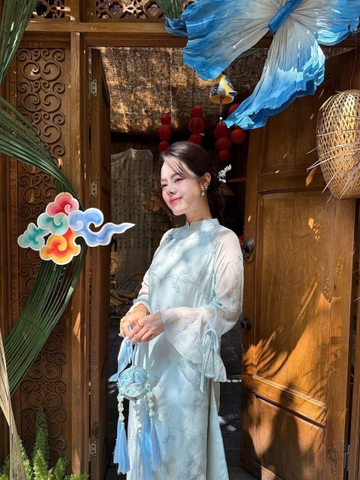 Áo dài xanh biển tay loe thêu