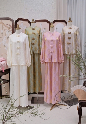 Đồ lam gấm tằm ánh nhẹ cổ V tay phồng bo cúc hoa mai