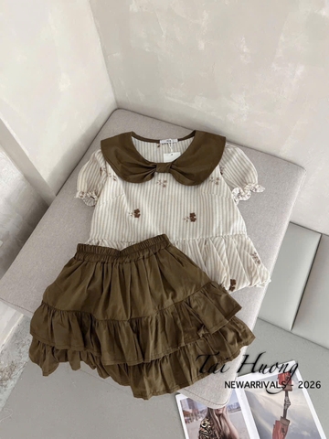 Set kiểu áo babydoll cổ sen hoạ tiết hoa thêu nổi