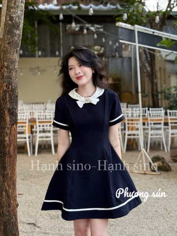 Đầm cổ tròn trắng dáng chữ tay viền trắng mix xanh đen