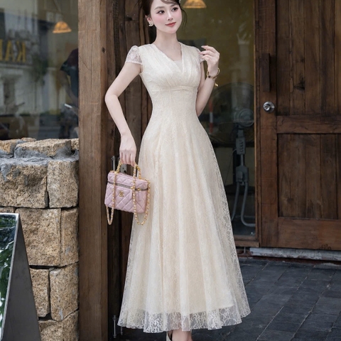 Đầm thiết kế cổ V ren nút sau lưng
