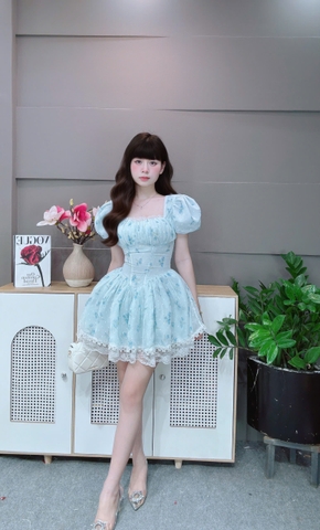 Đầm ngắn cổ vuông ren cúp ngực hoa