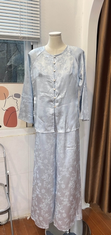 Đồ lam lụa gấm cúc đá ngọc tròn