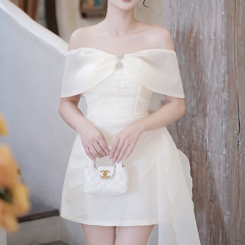 Đầm trễ vai nơ ôm ngực đi tiệc dáng ngắn cao cấp phối voan xoăn sang chảnh 3 màu kem/đen