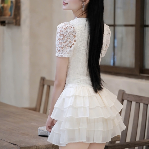 Đầm ngắn ren nhiều tầng cổ V cổ tim viền ren cao cấp sang chảnh đi tiệc thiết kế cao cấp