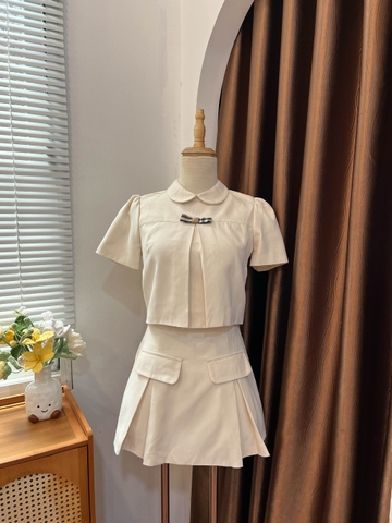 Set áo cổ sen nơ ngực kèm chân váy ngắn