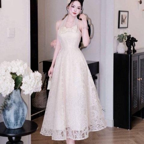 Đầm thiết kế ren cổ yếm nơ ngực