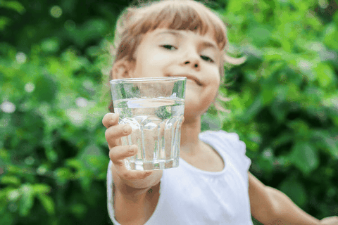 Cách giải nhiệt từ bên trong cho trẻ mùa nắng nóng