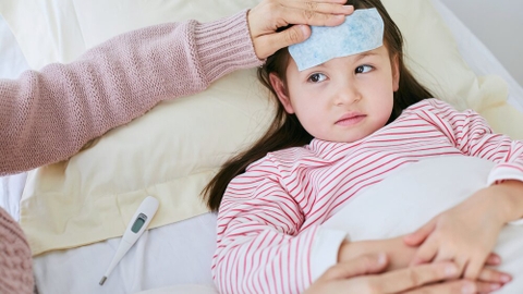 Dấu Hiệu Cần Tăng Đề Kháng Tự Nhiên Mùa Lạnh Cho Bé