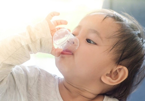 CÓ NÊN BỔ SUNG MEN VI SINH CHO BÉ?
