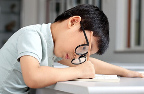 Cẩm nang: 3 cách bảo vệ mắt cho trẻ tại nhà tránh xa cận thị