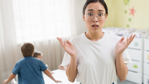 MẸ LO CON THẤP BÉ HƠN BẠN BÈ?