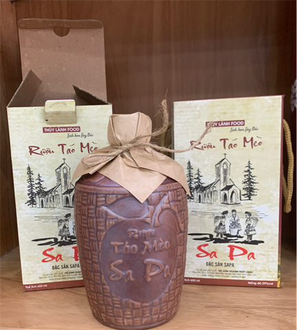 Rượu Táo mèo Sa Pa (Nậm gốm 650 ml)