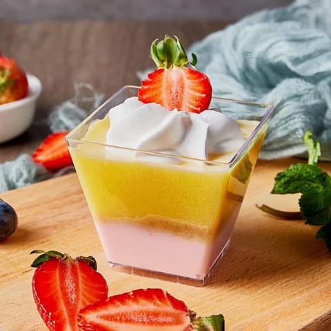 Ly Nhựa Hình Thang Đựng Bánh Mousse