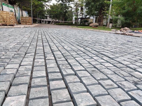 Đá cubic bazan băm mặt