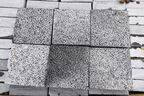 Đá cubic bazan băm mặt