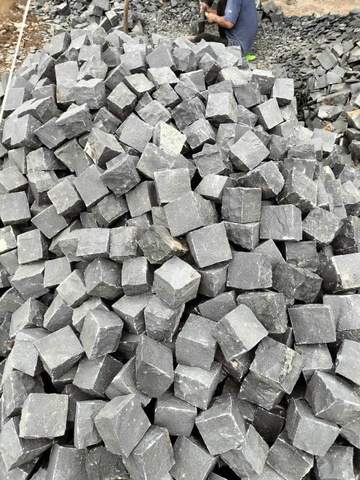 Đá cubic bazan cắt thô