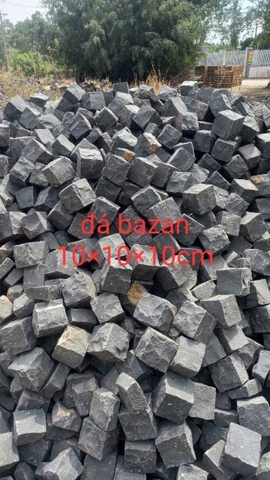 Đá cubic bazan đen chẻ tay