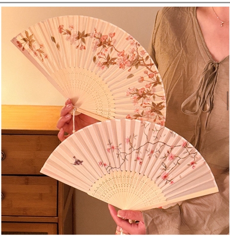 Quạt Giấy Cổ Trang Trắng Hoa