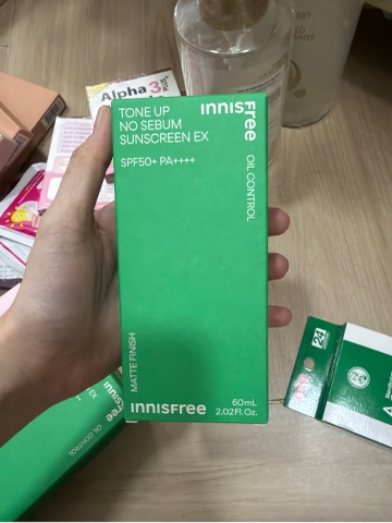 Kem Chống Nắng Innisfree Tone Up