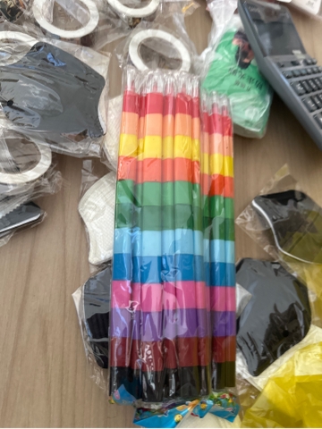 KLT [12 Màu) Bút Màu Sáp