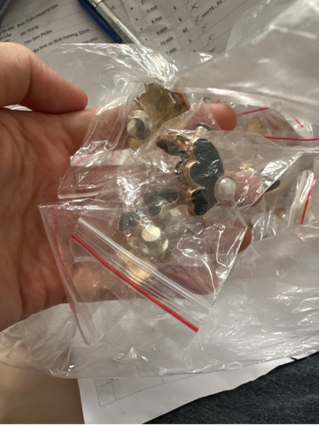 Ghim Cài Quần Áo Cánh Bướm