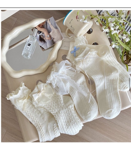 Vớ Trắng Nơ Ren