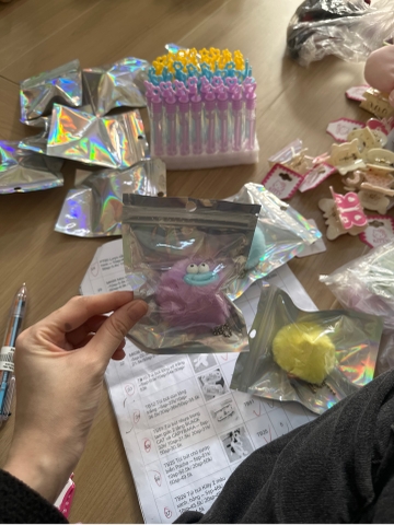 Móc Khoá Môi Tều