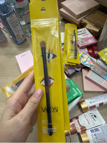 Cọ Tán Phấn Mắt